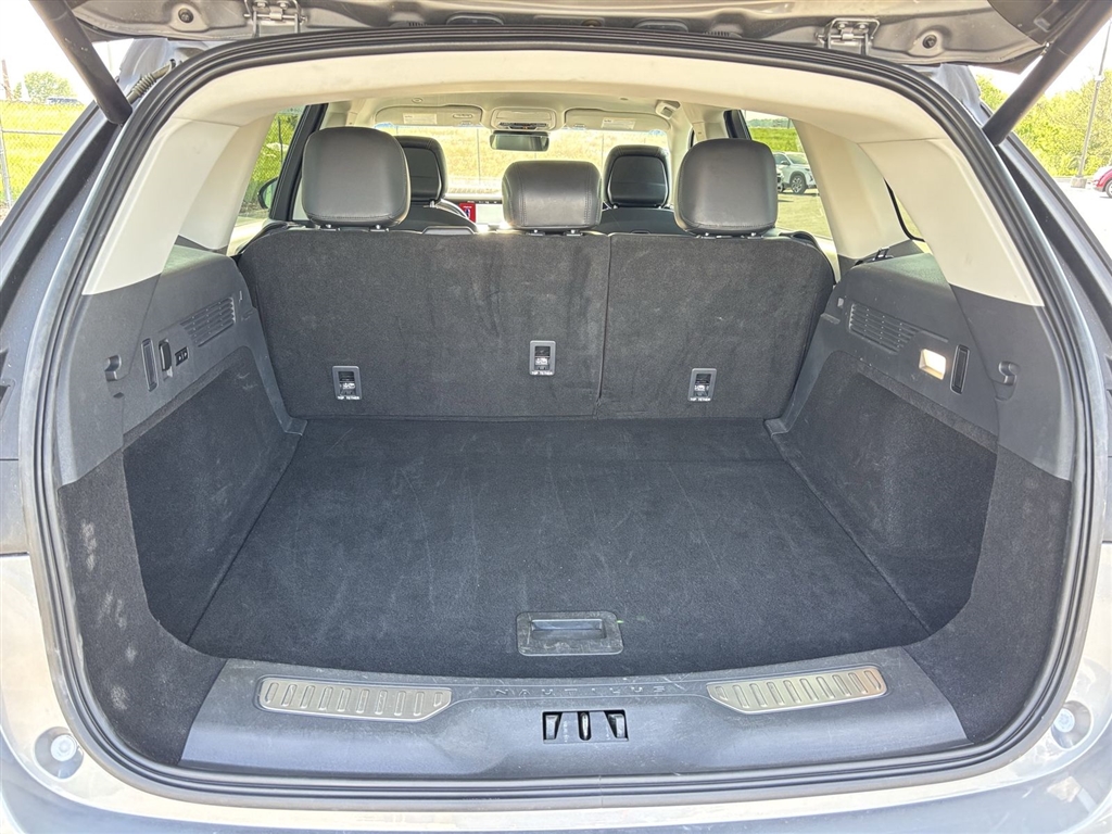 Used 2024 Silver Radiance Lincoln Reserve image 22