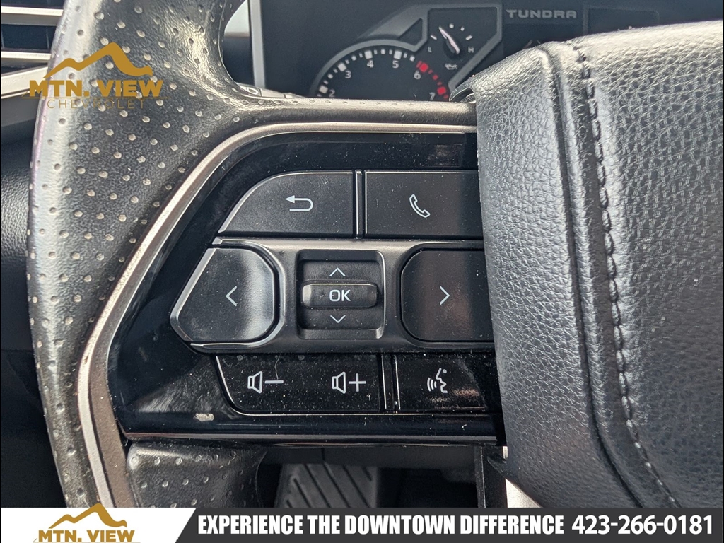 Used 2022 White Toyota SR5 image 22