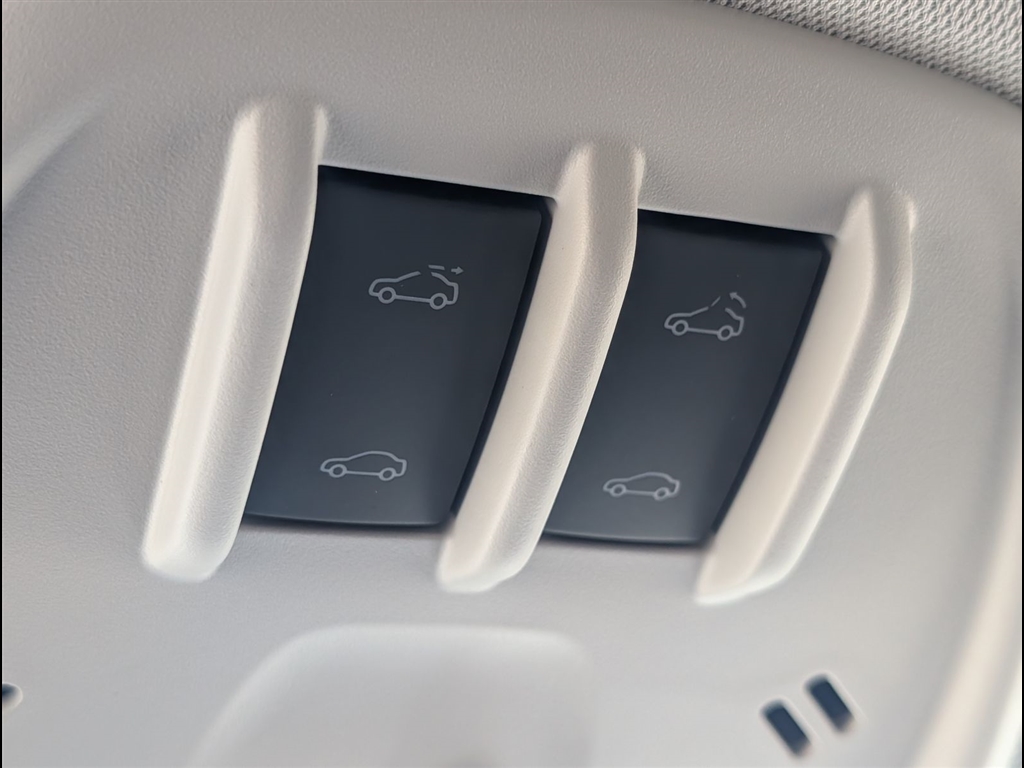 New 2026 Summit White Chevrolet ACTIV image 22