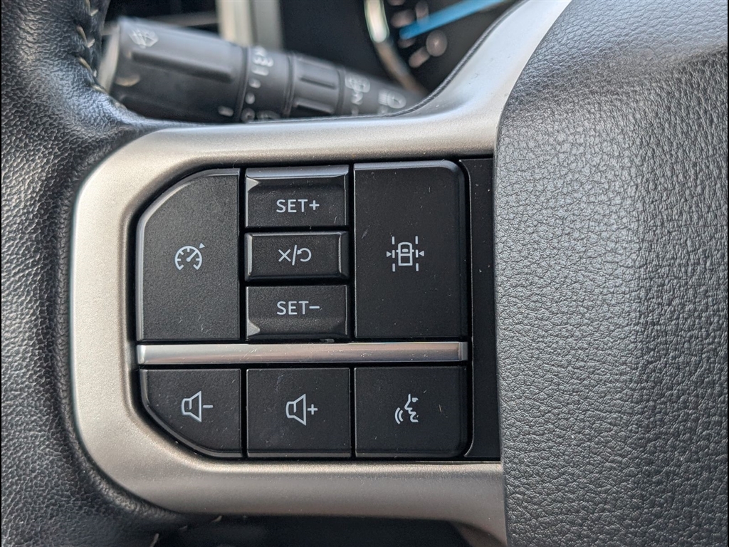 Used 2022 Oxford White Ford XLT image 23