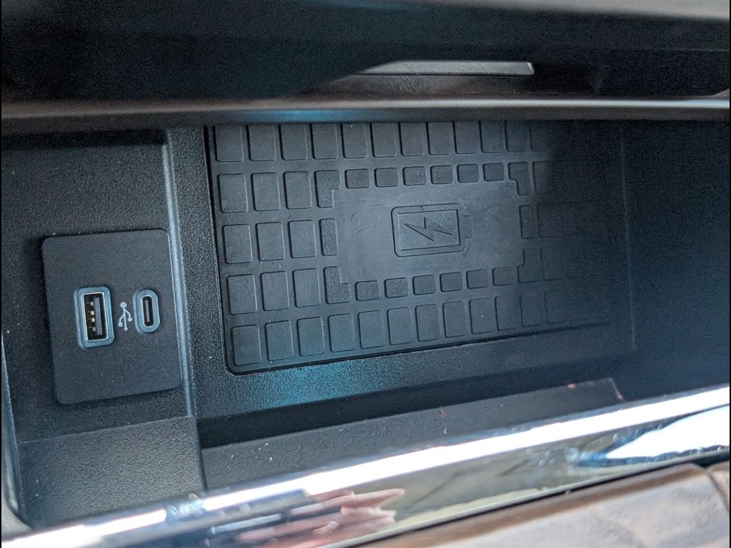 Used 2020 Agate Black Ford Platinum image 23