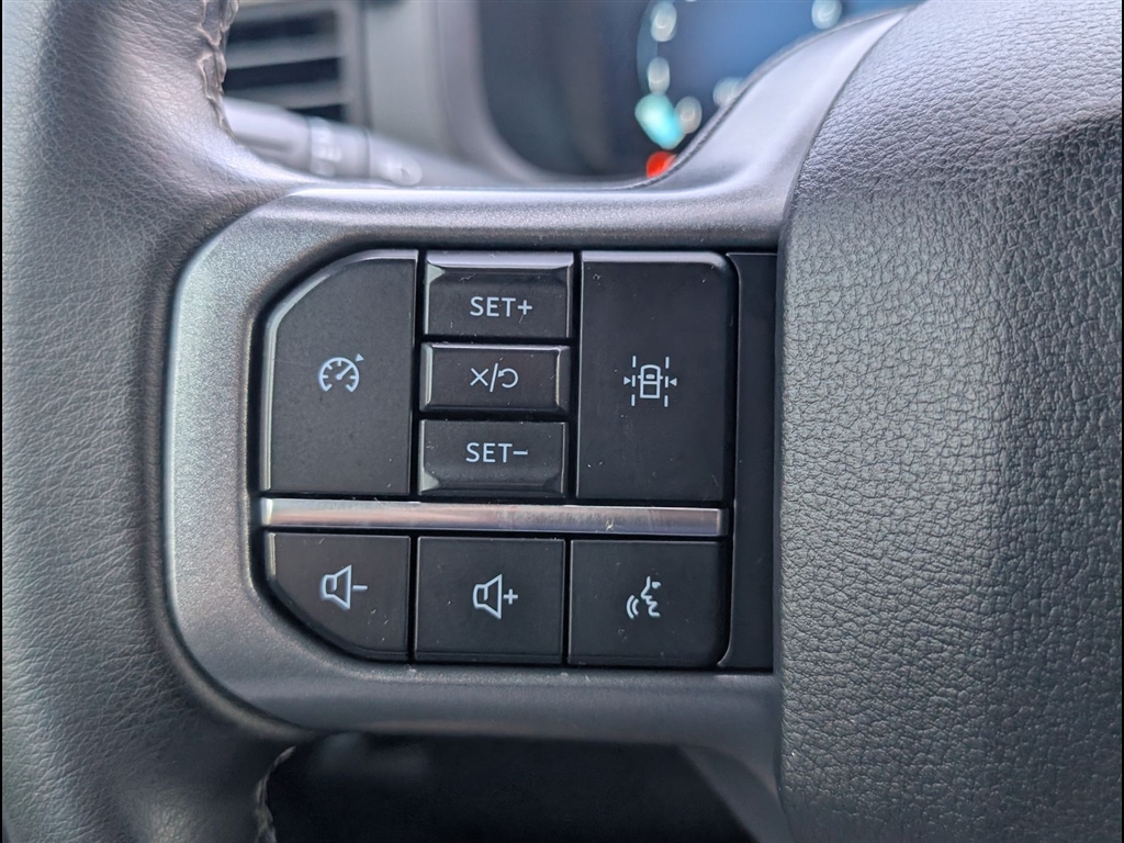 Used 2025 Atlas Blue Ford XLT image 23