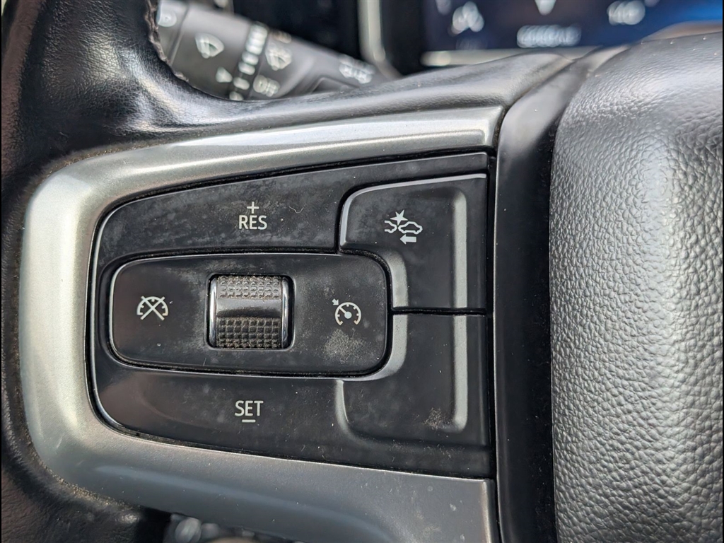 Used 2024 Summit White Chevrolet LT image 23