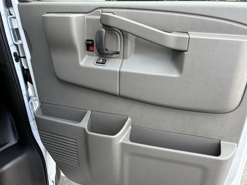 Used 2025 Summit White Chevrolet 2500 image 23