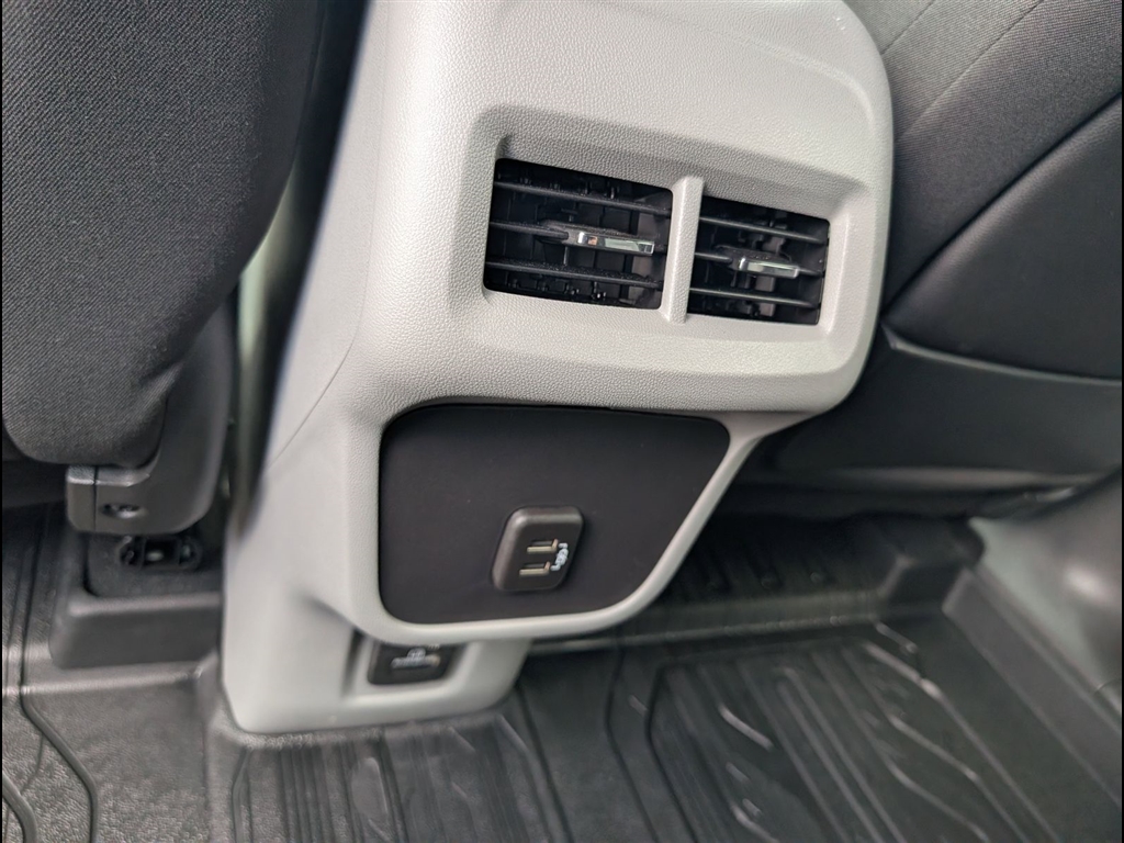 Used 2024 Riptide Blue Metallic GMC SLE image 23