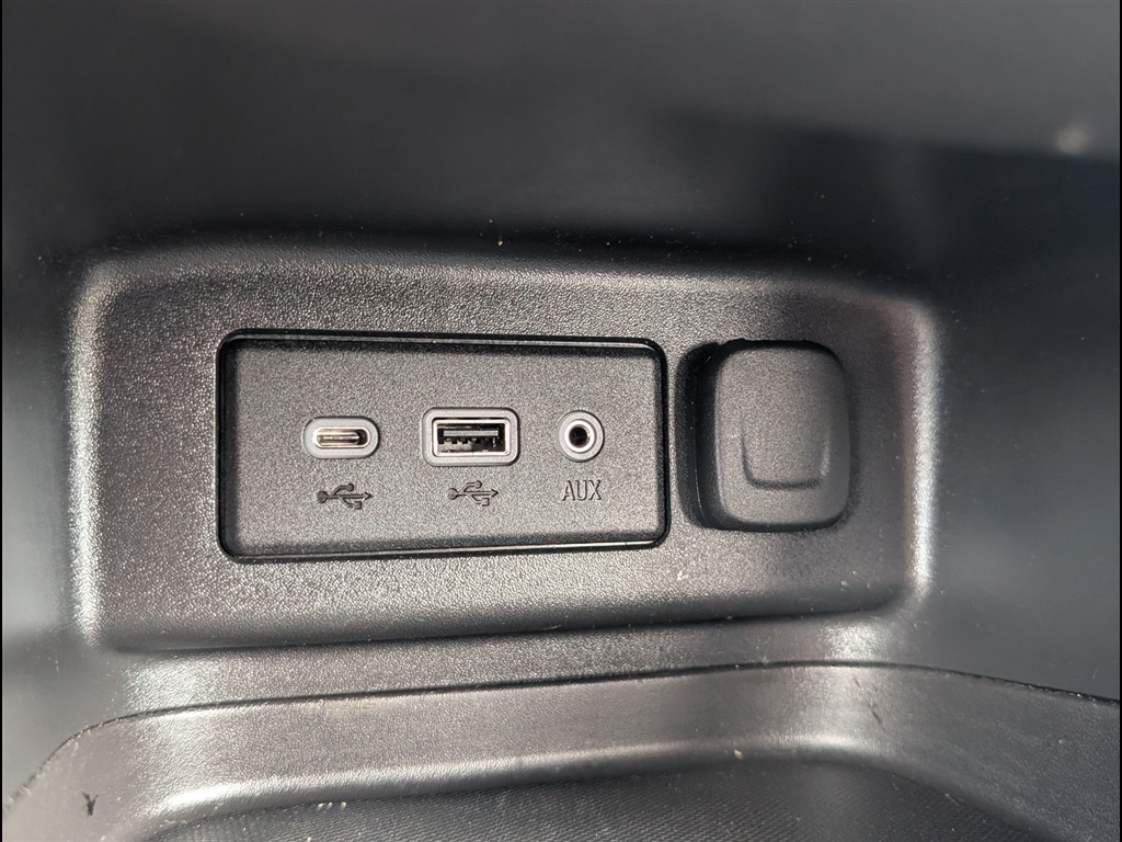 Used 2023 Iridescent Pearl Tricoat Chevrolet RS image 23