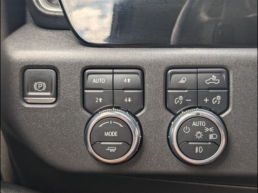 Used 2023 Sterling Metallic GMC SLT image 23