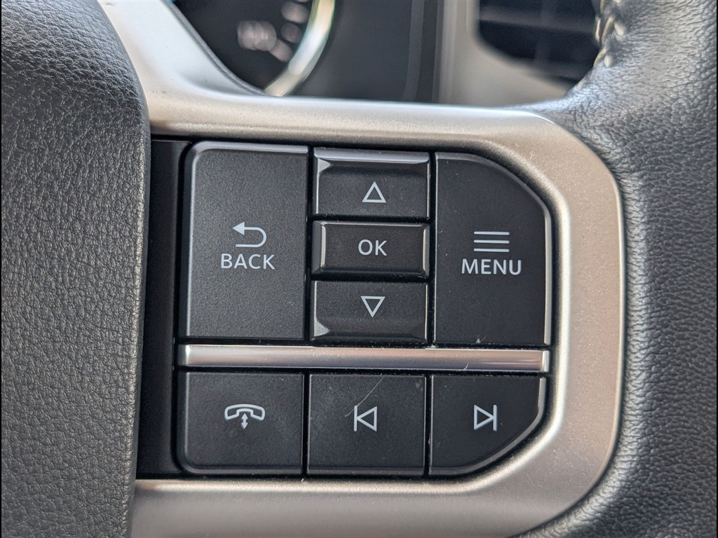 Used 2022 Oxford White Ford XLT image 24