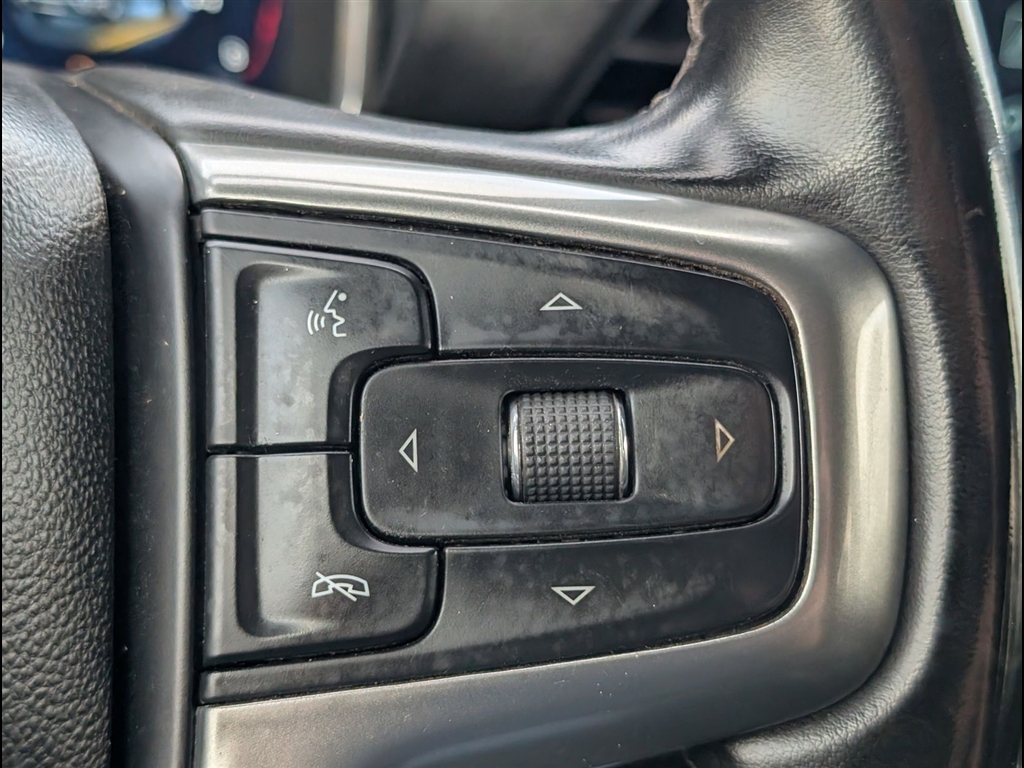 Used 2024 Summit White Chevrolet LT image 24