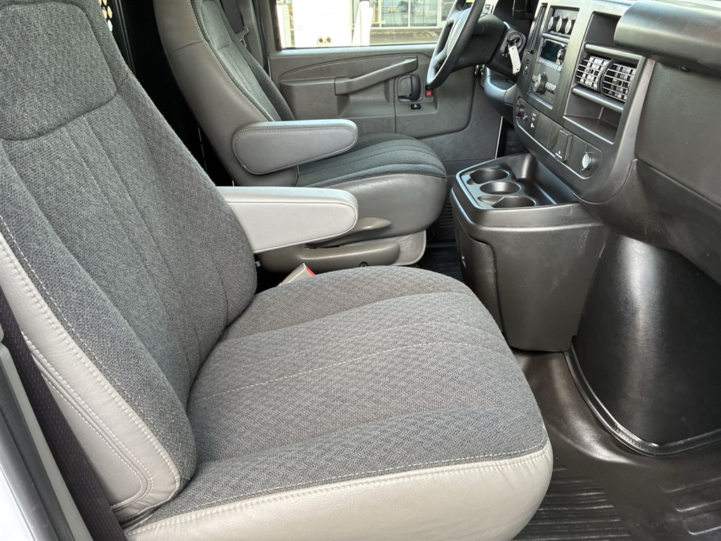Used 2025 Summit White Chevrolet 2500 image 24