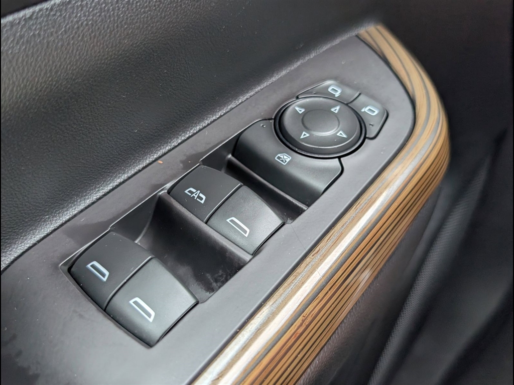 Used 2020 Satin Steel Metallic GMC SLE image 24