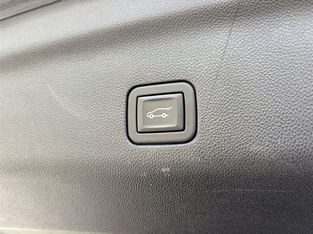 Used 2023 Midnight Blue Metallic GMC Denali image 24