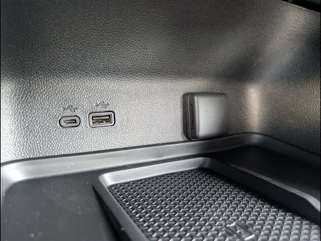 New 2027 Mosaic Black Metallic Chevrolet LT image 24