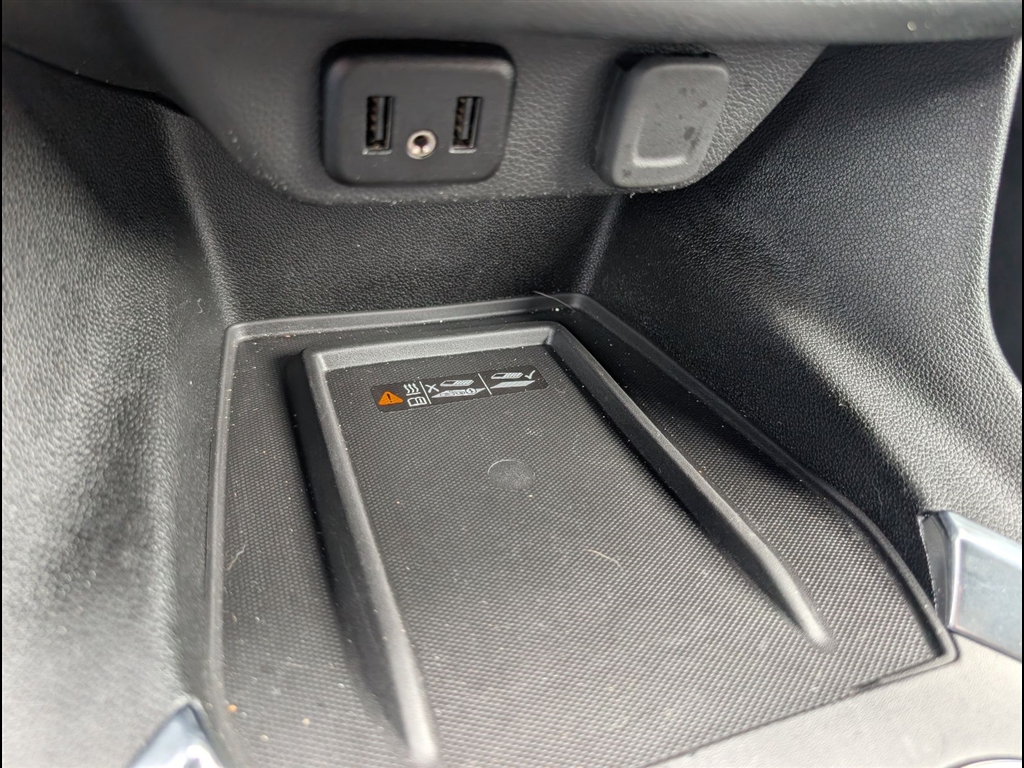 Used 2023 Summit White Chevrolet LT Leather image 24