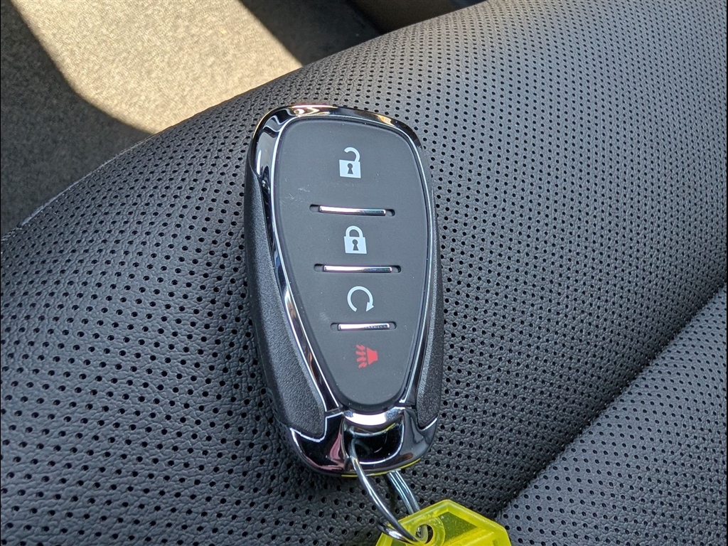 New 2026 Summit White Chevrolet RS image 24