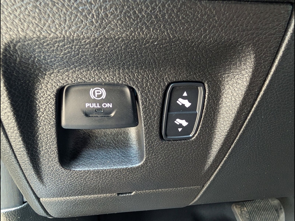 Used 2022 Diamond Black Crystal Pearl Coat RAM Big Horn image 25