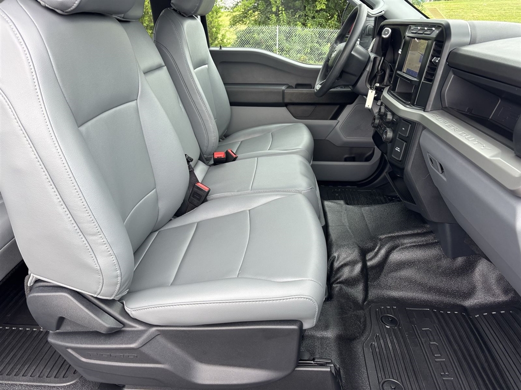 Used 2024 Oxford White Ford XL image 25