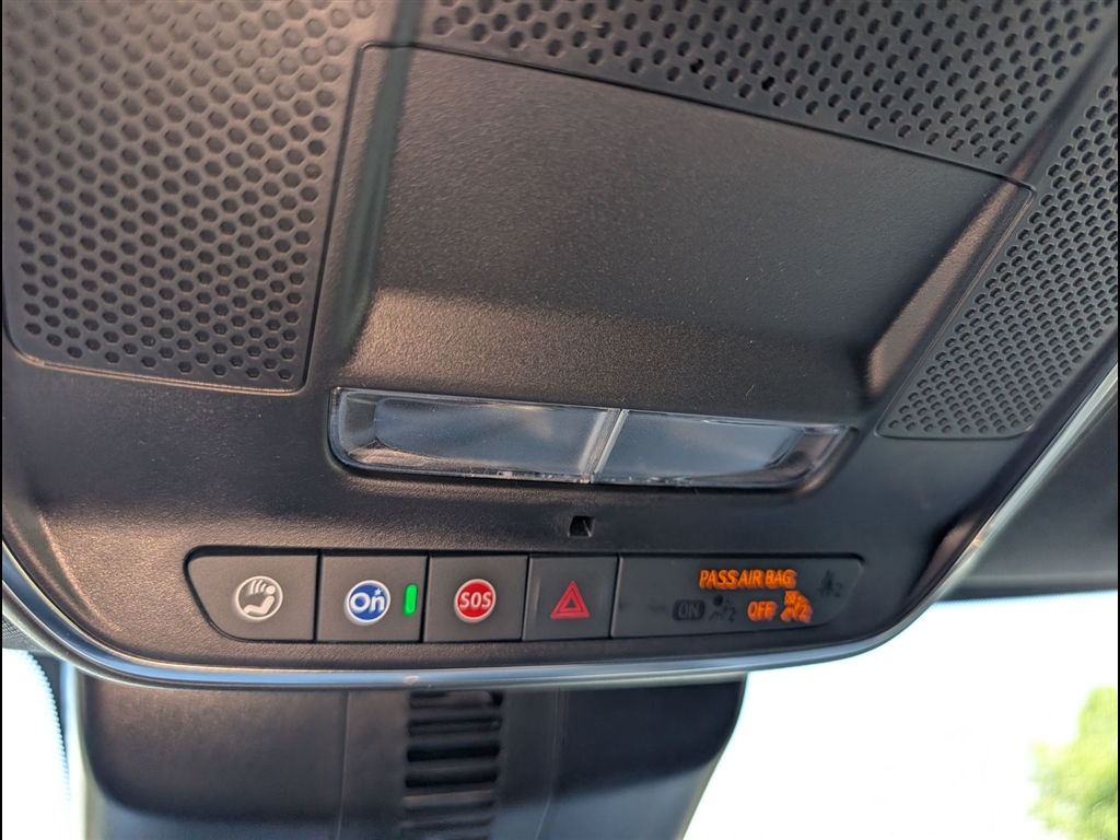 New 2026 Polar White Tricoat Chevrolet High Country image 25