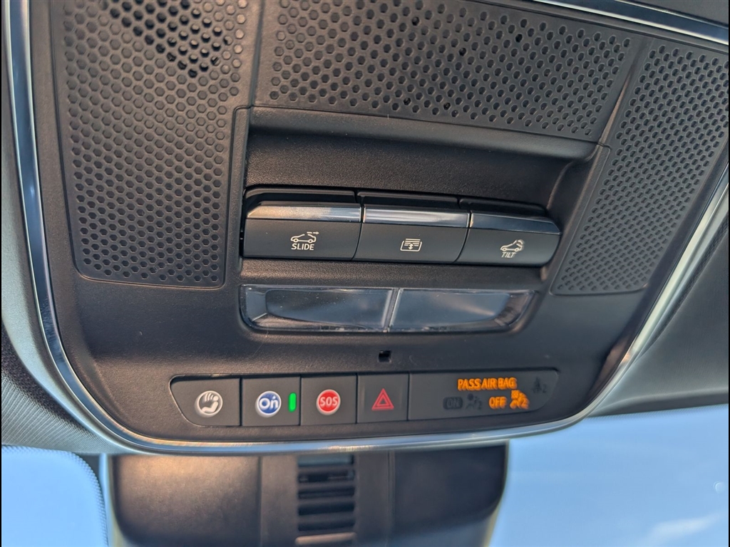 New 2026 Polar White Tricoat Chevrolet High Country image 25