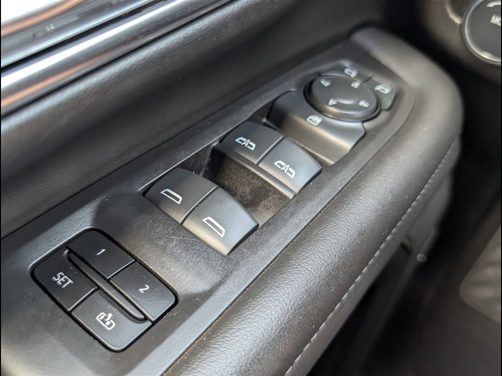 Used 2024 Summit White Chevrolet LT image 25