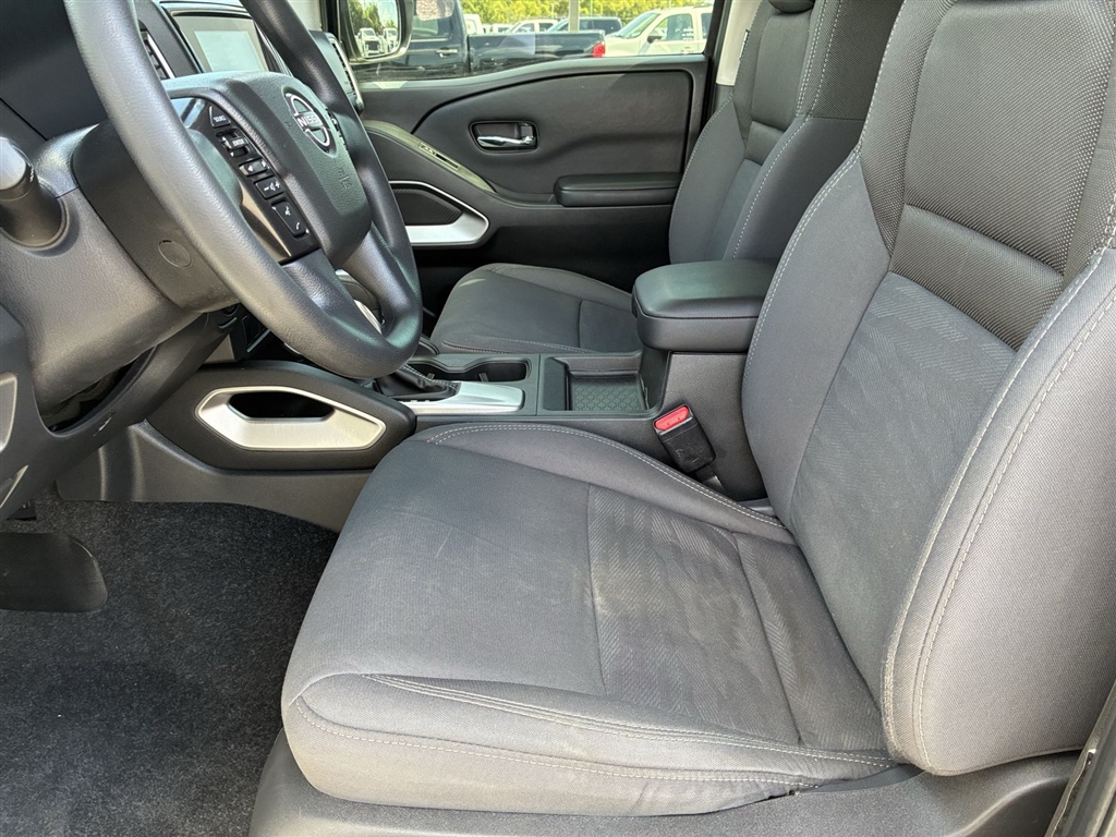 Used 2023 Glacier White Nissan SV image 25