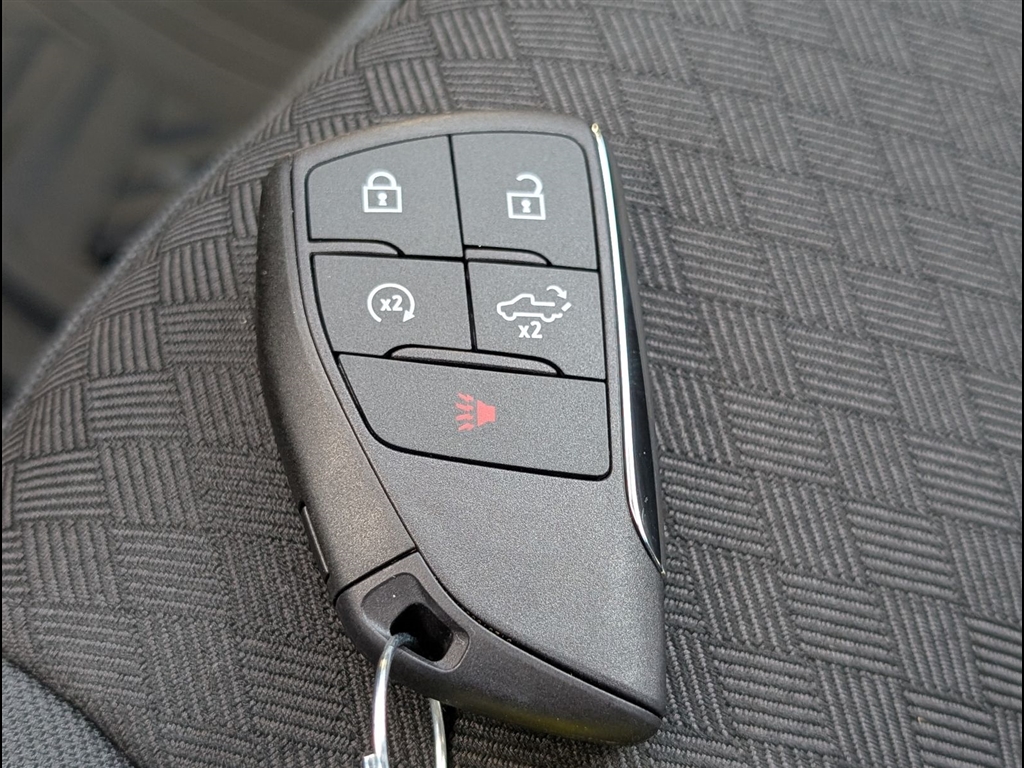 New 2026 Summit White Chevrolet LT image 25