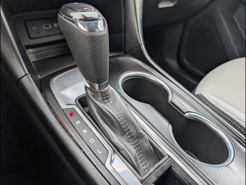 Used 2020 Silver Ice Metallic Chevrolet LT image 25
