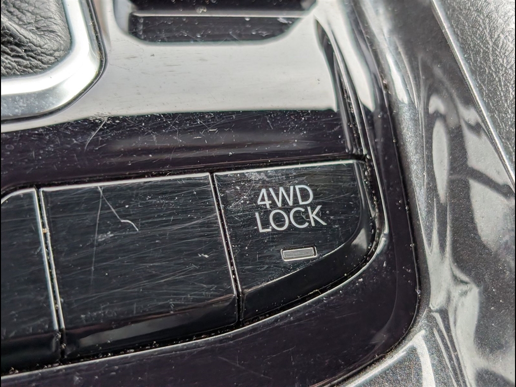 Used 2024 Bright White Clear Coat Jeep Latitude image 25