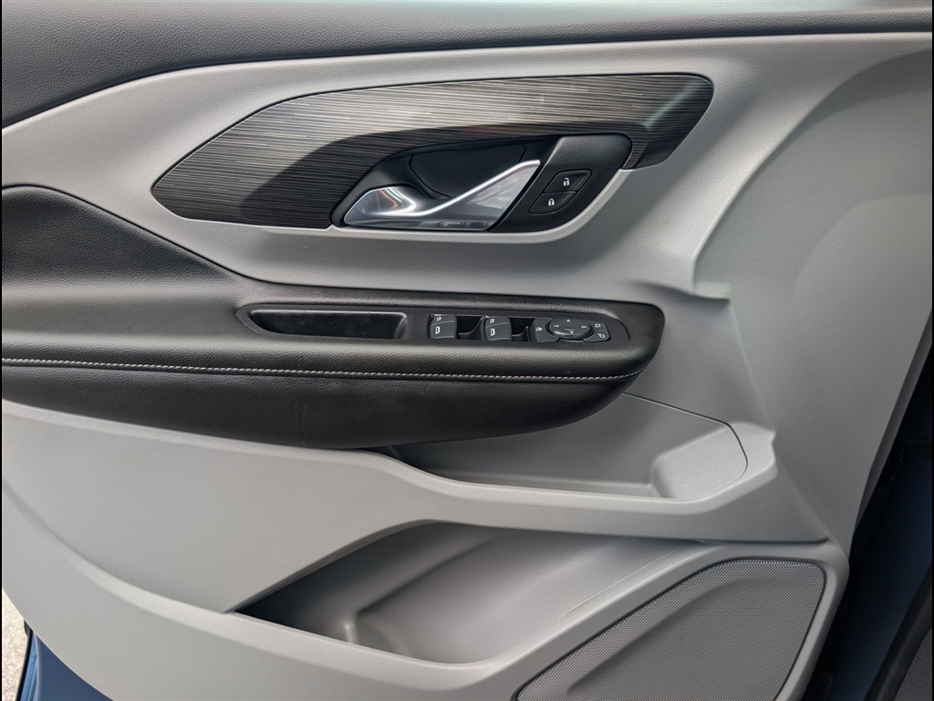 Used 2024 Riptide Blue Metallic GMC SLE image 25