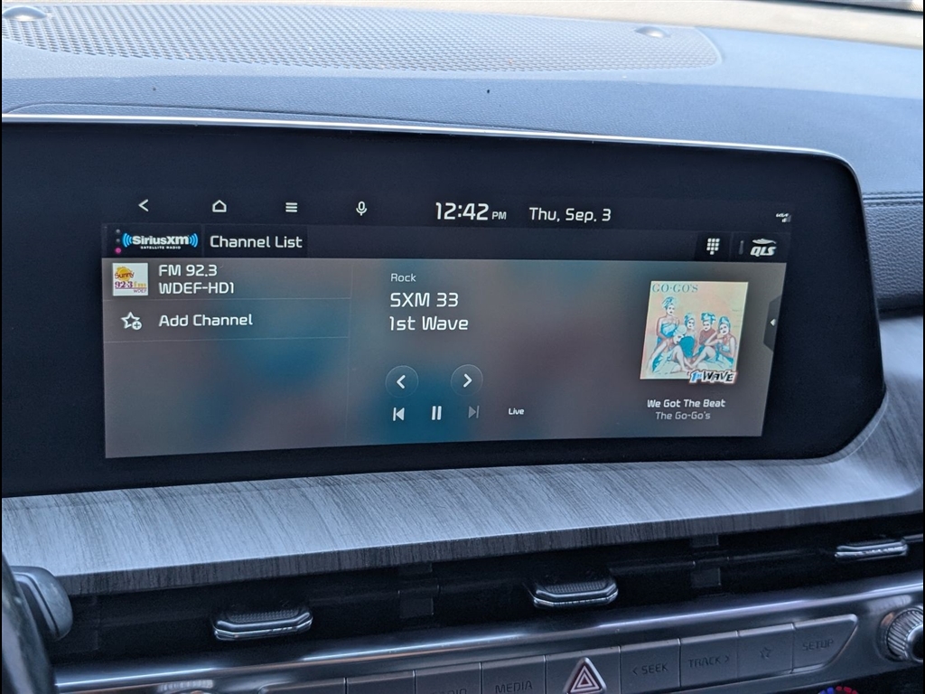Used 2023 Glacial White Pearl Kia SX image 25