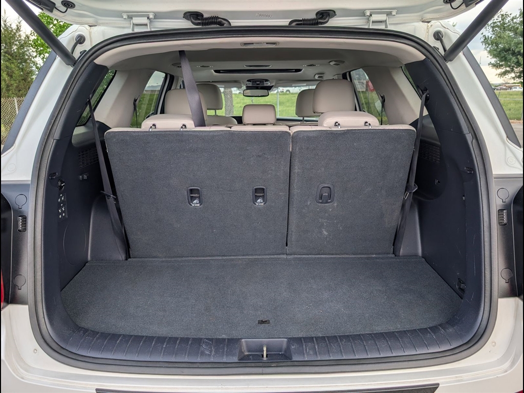 Used 2021 Hyper White Hyundai SEL image 25