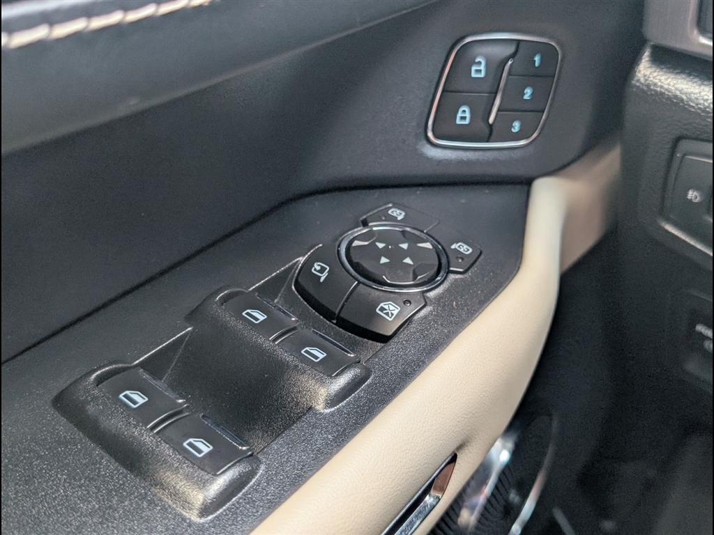 Used 2020 Agate Black Ford Platinum image 26