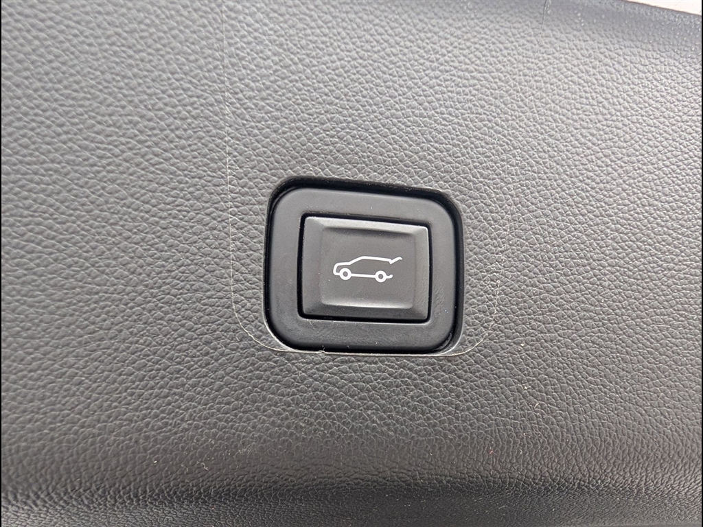 Used 2023 Summit White Chevrolet LT Leather image 26