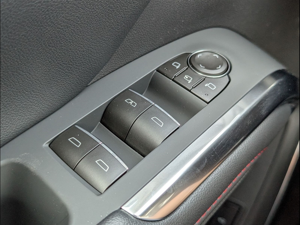 New 2026 Polar White Tricoat Chevrolet RS image 26