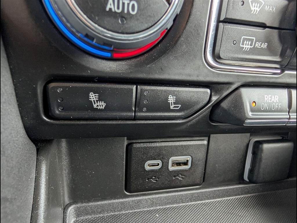 Used 2024 Summit White Chevrolet LT image 26