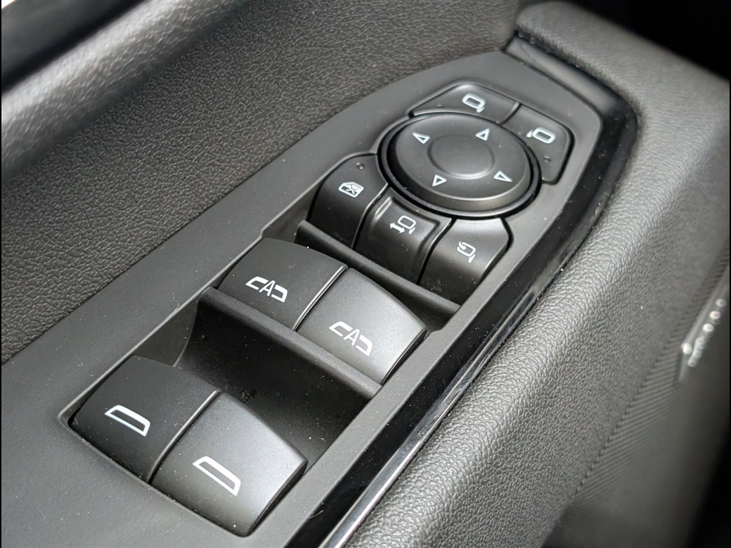 Used 2025 Summit White GMC AT4 image 26