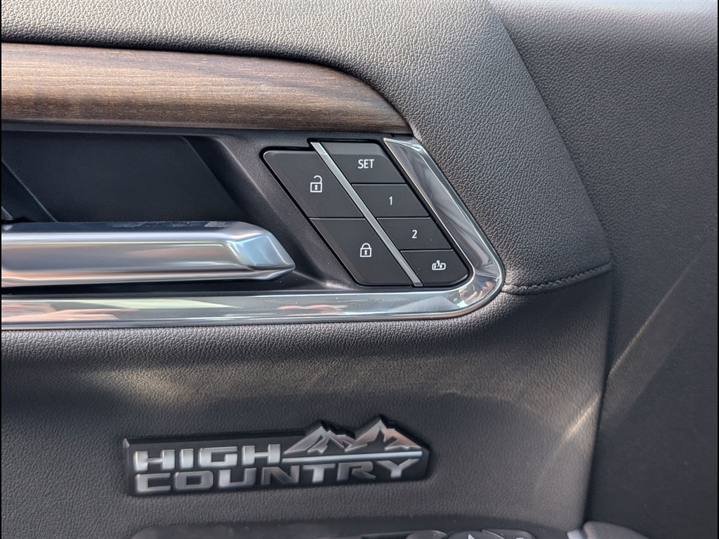 New 2026 Polar White Tricoat Chevrolet High Country image 26