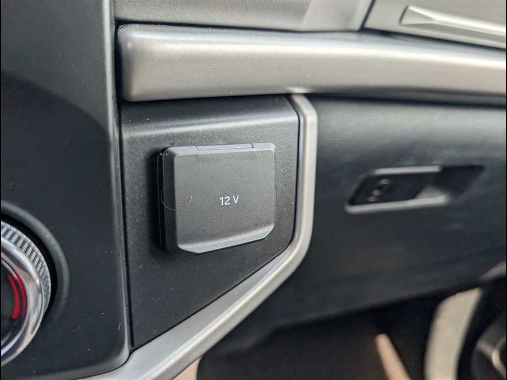 Used 2022 Oxford White Ford XLT image 27