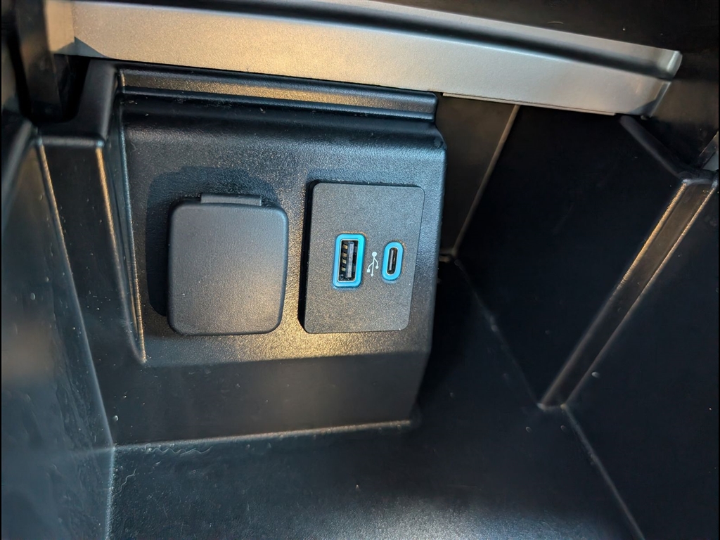 Used 2023 Agate Black Ford XLT image 27