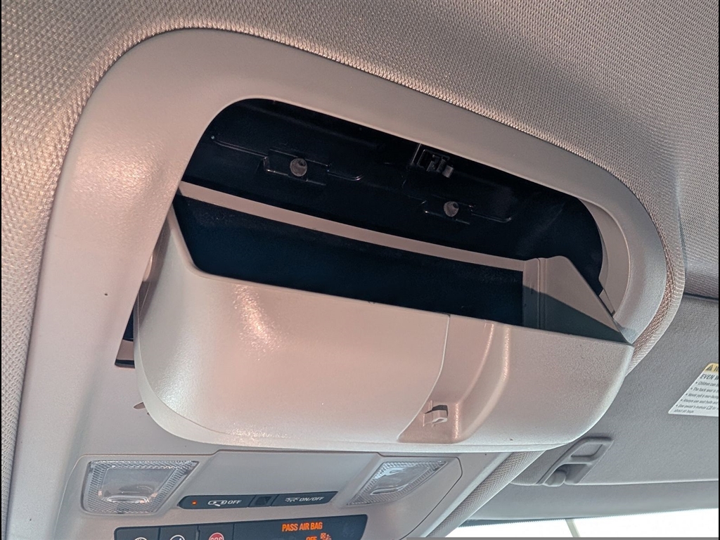 Used 2020 Satin Steel Metallic GMC SLE image 27