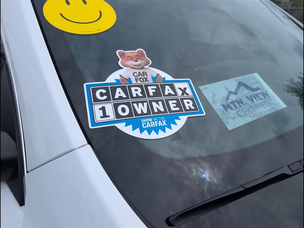 Used 2023 Summit White Chevrolet LT Leather image 27