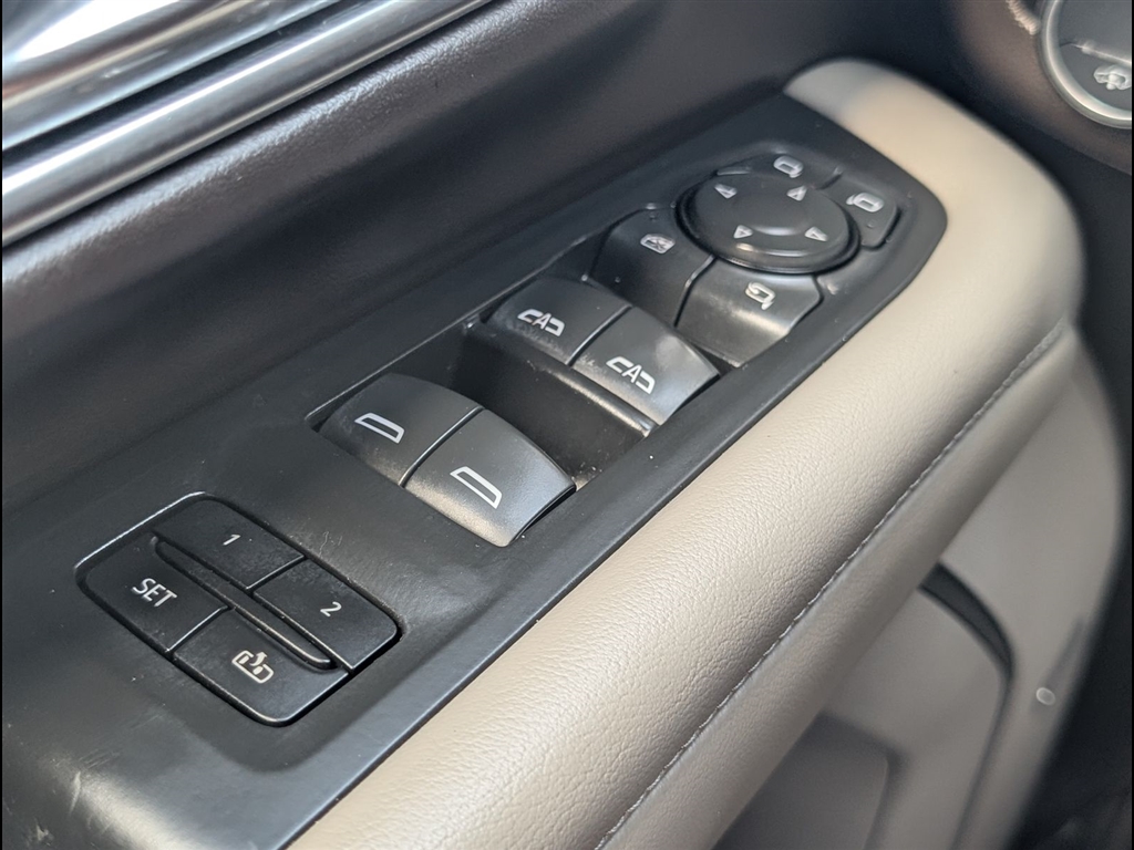 Used 2021 Shadow Gray Metallic Chevrolet Z71 image 27