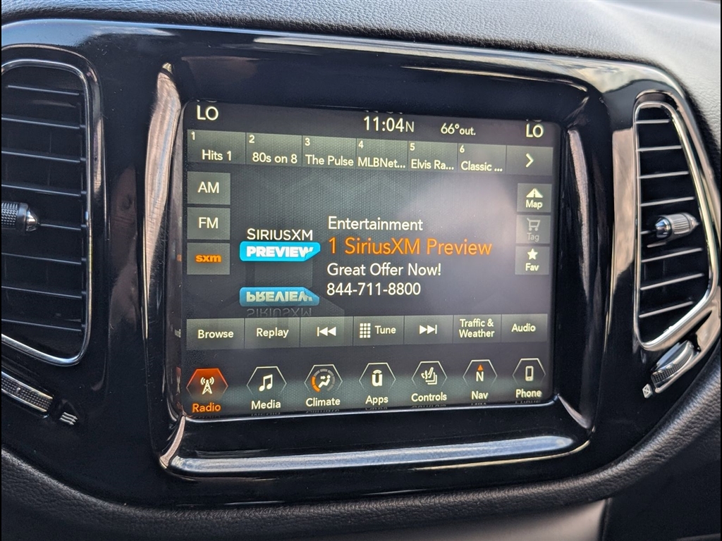 Used 2018 Diamond Black Crystal Pearl Coat Jeep Limited image 27