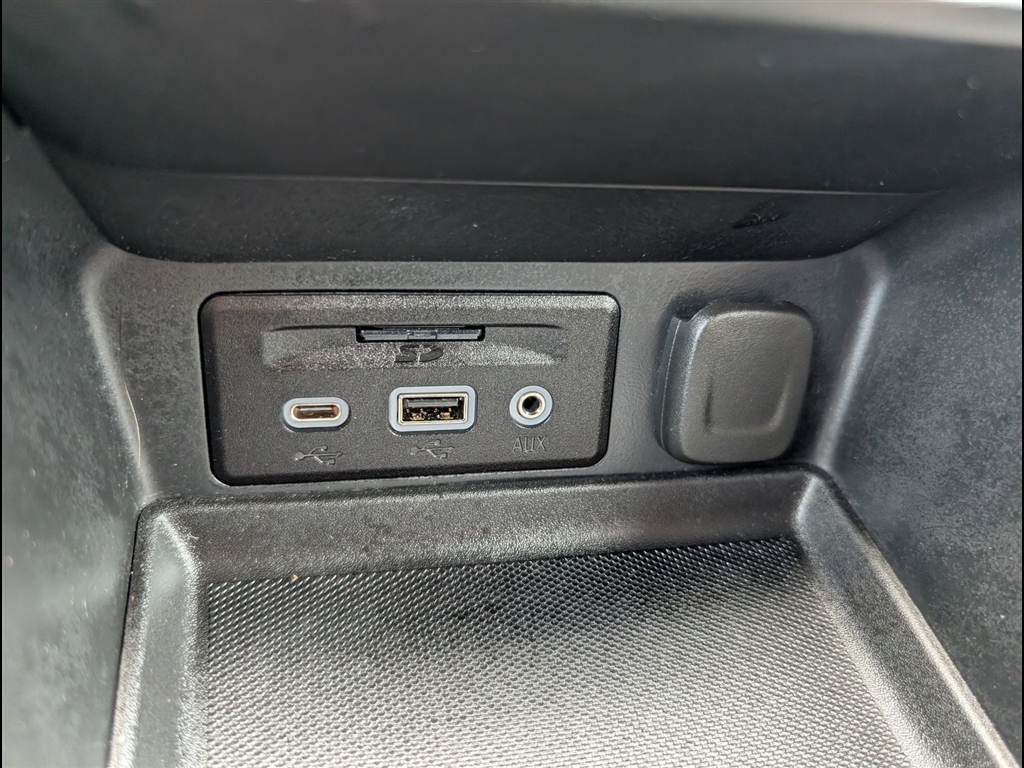 Used 2024 Riptide Blue Metallic GMC SLE image 27