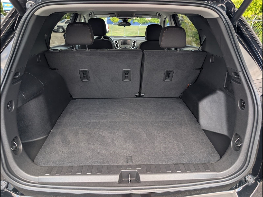 Used 2023 Mosaic Black Metallic Chevrolet LT image 27
