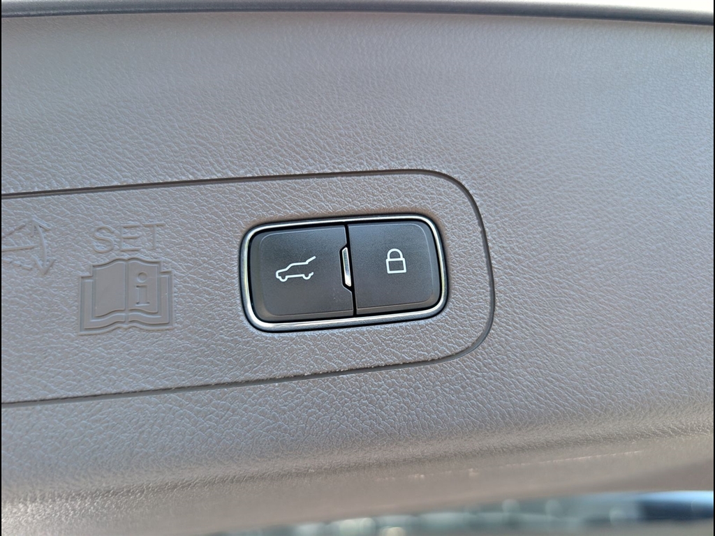 Used 2023 Silver Radiance Lincoln Standard image 27