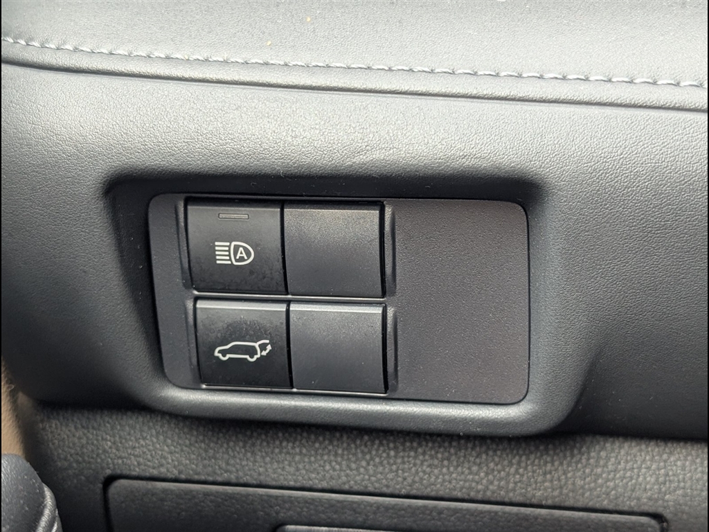 Used 2022 Magnetic Gray Metallic Toyota XLE image 27