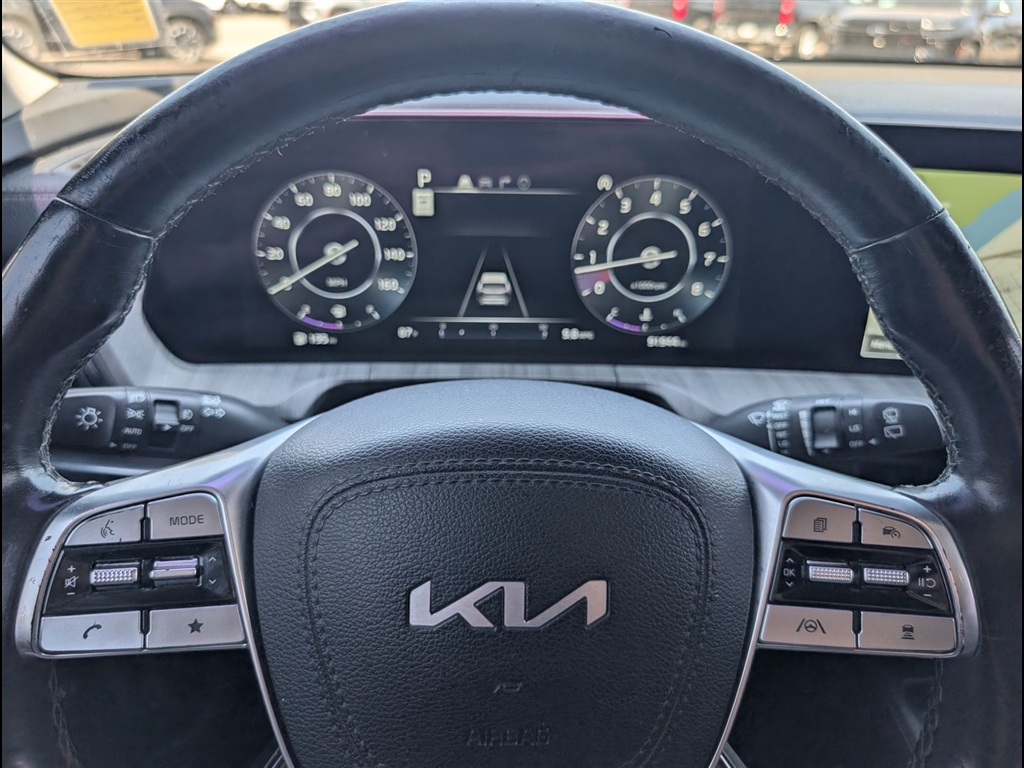 Used 2023 Glacial White Pearl Kia SX image 27