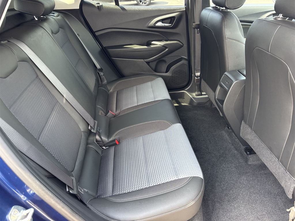 Used 2024 Blue Glow Metallic Chevrolet LT image 27