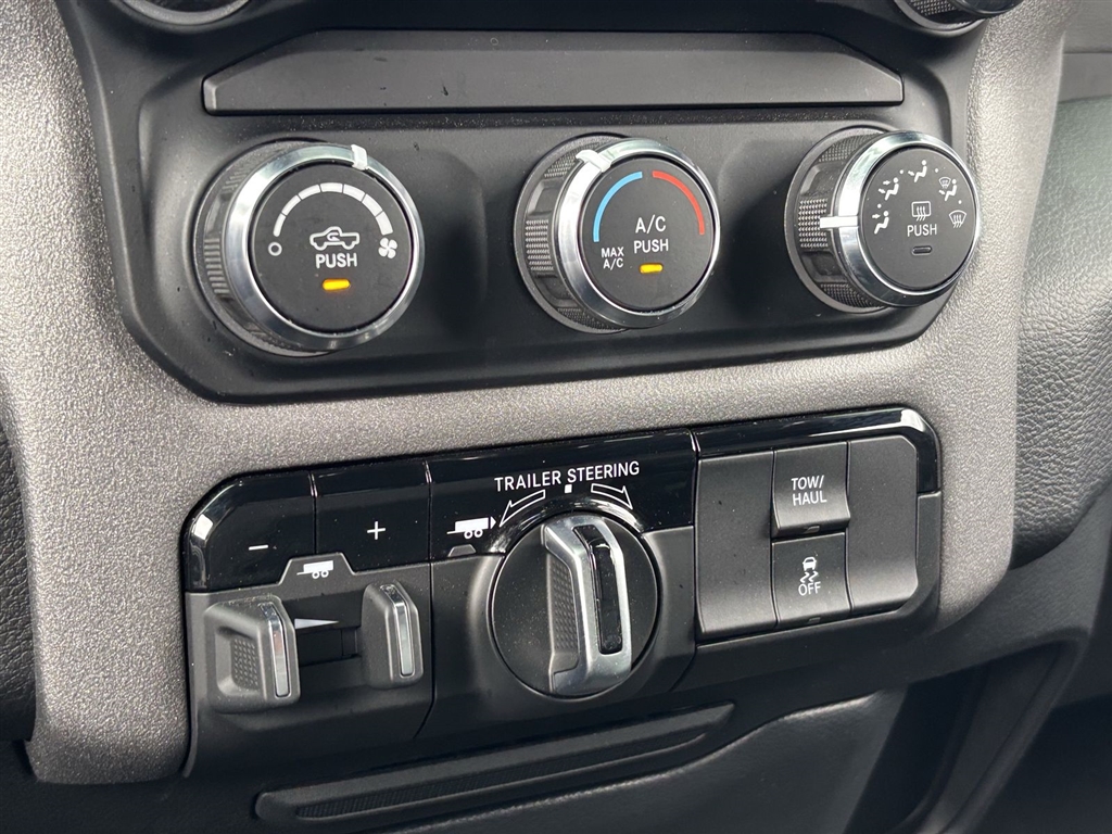 Used 2024 Granite Crystal Metallic Clear Coat RAM Tradesman image 28